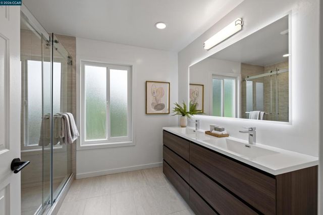 5 Wanda Ln, Orinda, CA 94563