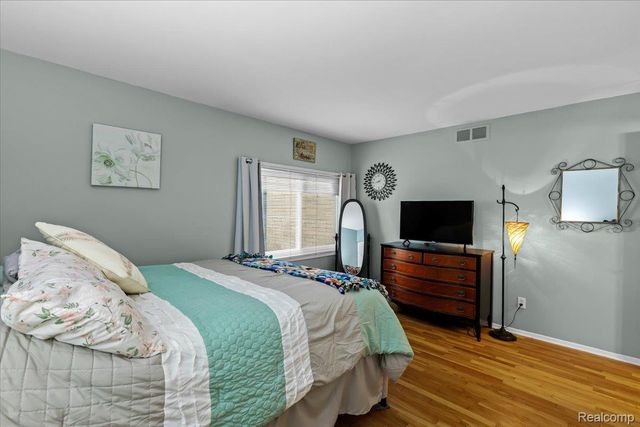 16539 Middlebelt Road 2, Livonia, MI 48154