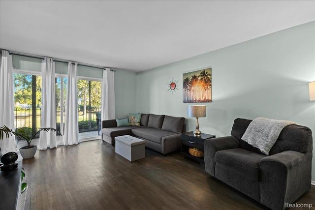 16539 Middlebelt Road 2, Livonia, MI 48154