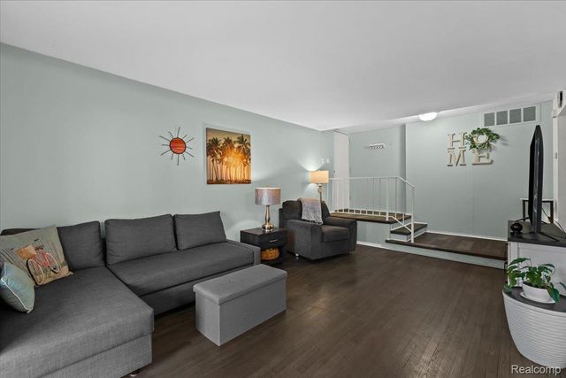 16539 Middlebelt Road 2, Livonia, MI 48154