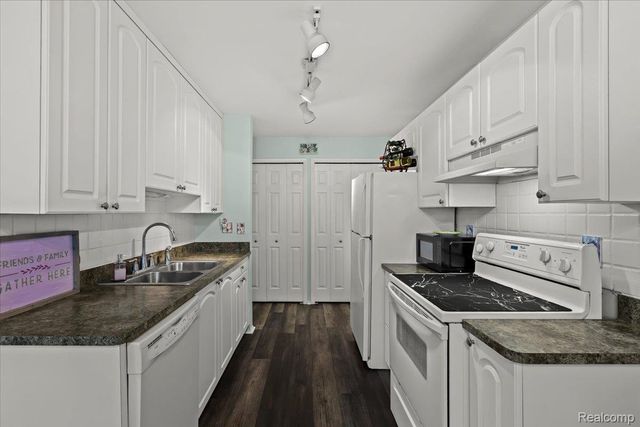 16539 Middlebelt Road 2, Livonia, MI 48154