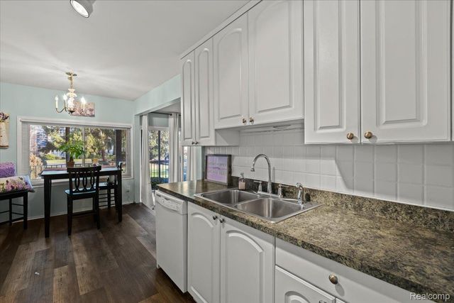 16539 Middlebelt Road 2, Livonia, MI 48154