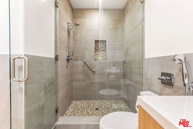 5017 Hesperia Avenue, Encino (los Angeles), CA 91316