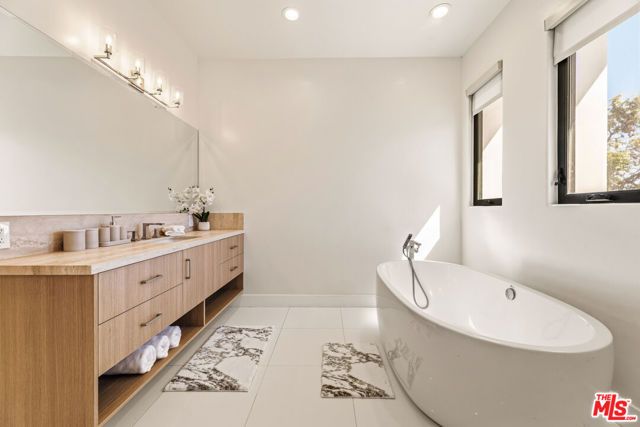 5017 Hesperia Avenue, Encino (los Angeles), CA 91316
