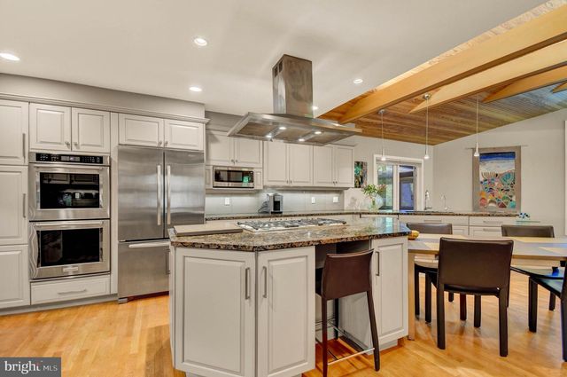 5829 MARBURY RD, Bethesda, MD 20817
