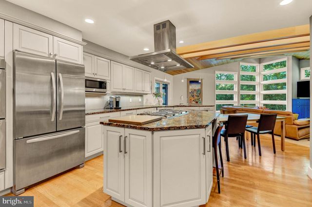 5829 MARBURY RD, Bethesda, MD 20817