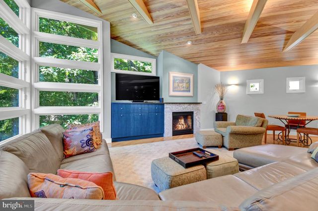 5829 MARBURY RD, Bethesda, MD 20817
