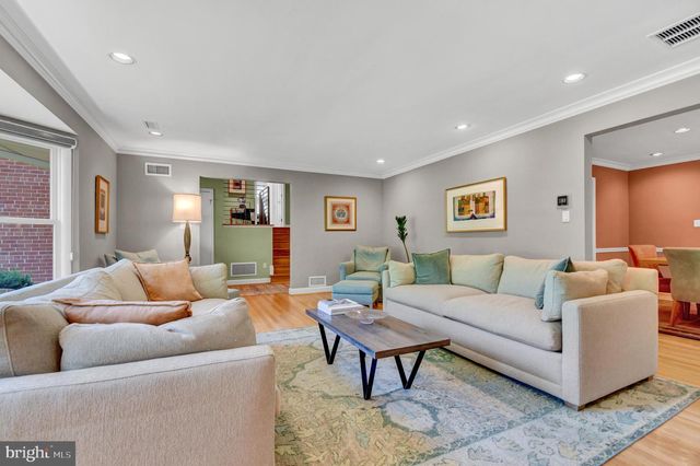 5829 MARBURY RD, Bethesda, MD 20817