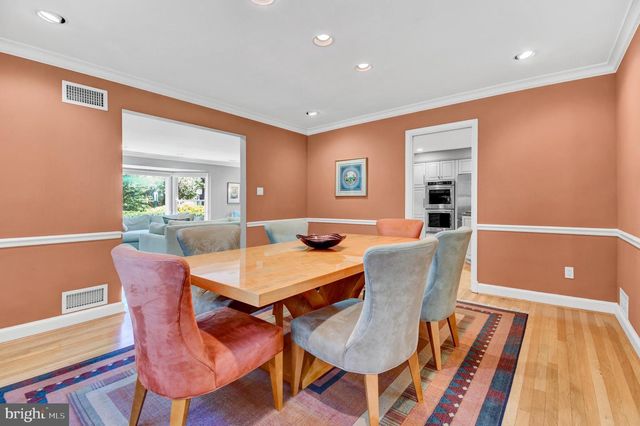 5829 MARBURY RD, Bethesda, MD 20817