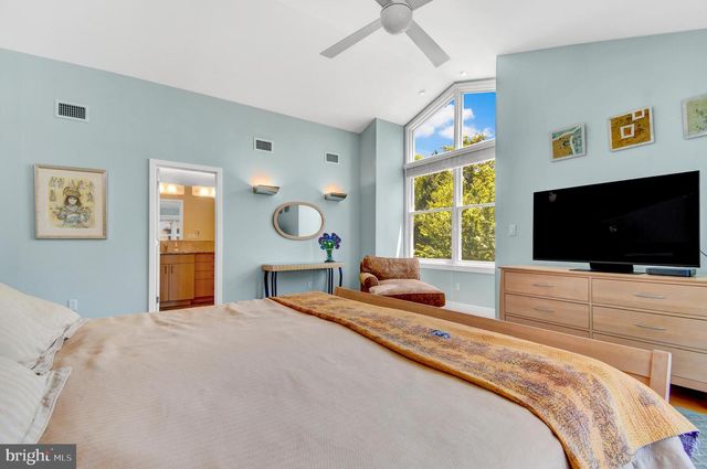 5829 MARBURY RD, Bethesda, MD 20817