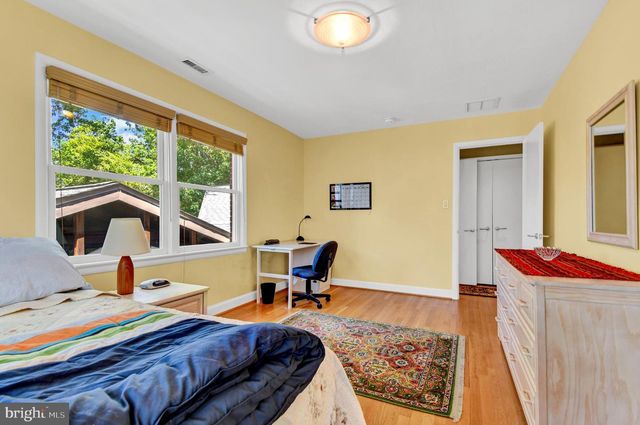 5829 MARBURY RD, Bethesda, MD 20817