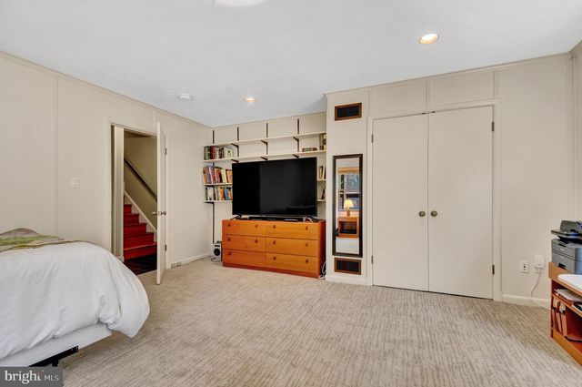 5829 MARBURY RD, Bethesda, MD 20817