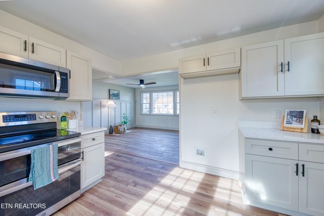 3206 Boright Drive, Knoxville, TN 37917