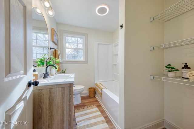 3206 Boright Drive, Knoxville, TN 37917