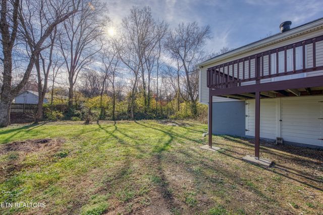 3206 Boright Drive, Knoxville, TN 37917