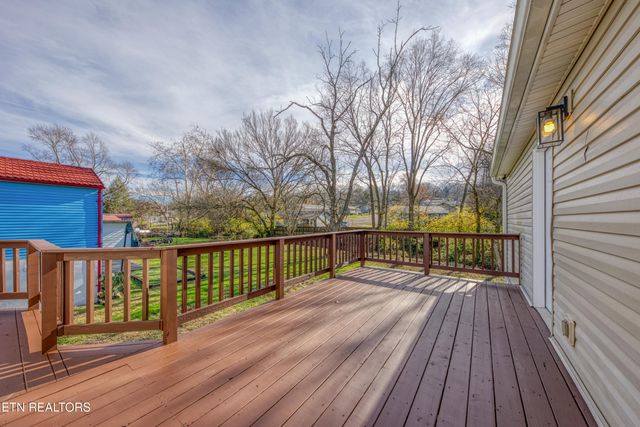 3206 Boright Drive, Knoxville, TN 37917