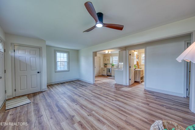 3206 Boright Drive, Knoxville, TN 37917