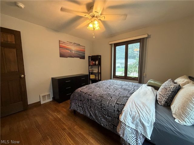 2621 Liggett Drive, Parma, OH 44134
