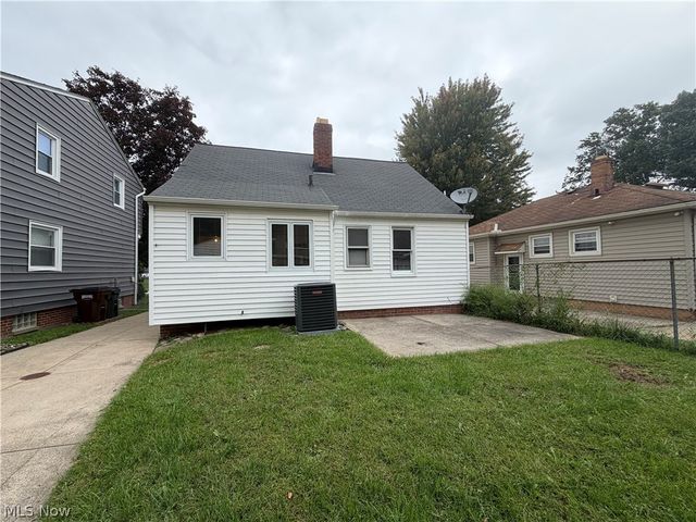 2621 Liggett Drive, Parma, OH 44134
