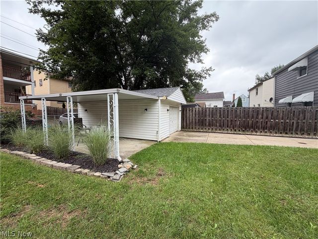 2621 Liggett Drive, Parma, OH 44134
