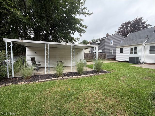 2621 Liggett Drive, Parma, OH 44134