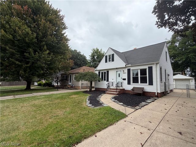 2621 Liggett Drive, Parma, OH 44134