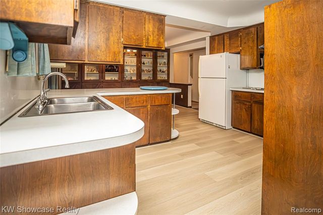 3651 Chicago Road, Warren, MI 48092