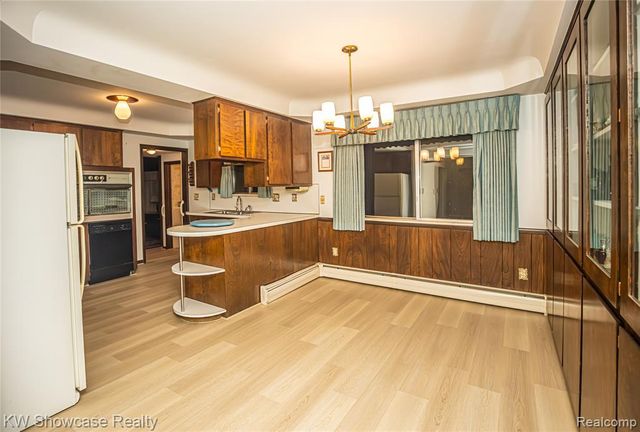 3651 Chicago Road, Warren, MI 48092