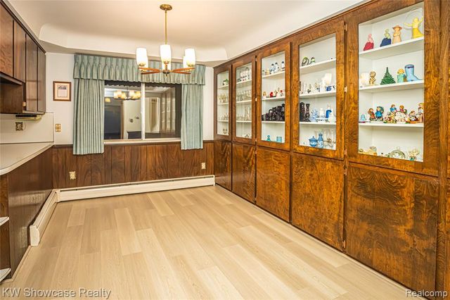 3651 Chicago Road, Warren, MI 48092