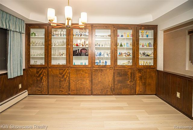 3651 Chicago Road, Warren, MI 48092