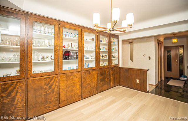 3651 Chicago Road, Warren, MI 48092