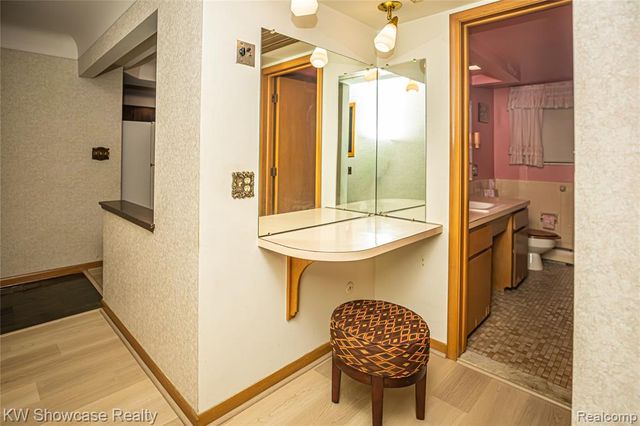 3651 Chicago Road, Warren, MI 48092