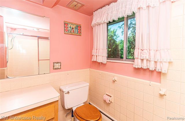 3651 Chicago Road, Warren, MI 48092