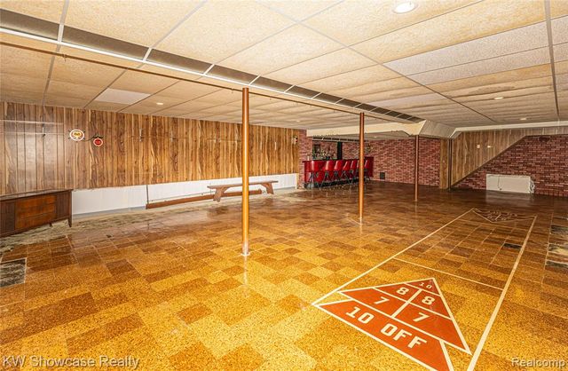 3651 Chicago Road, Warren, MI 48092