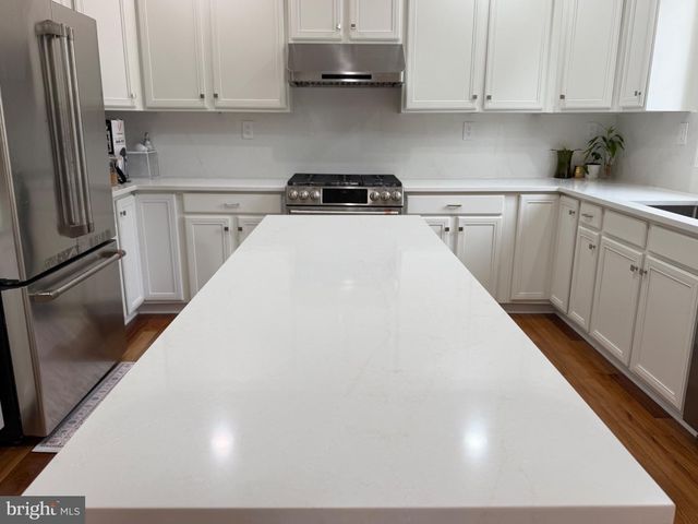 13353 HORSEPEN WOODS LN, Herndon, VA 20171