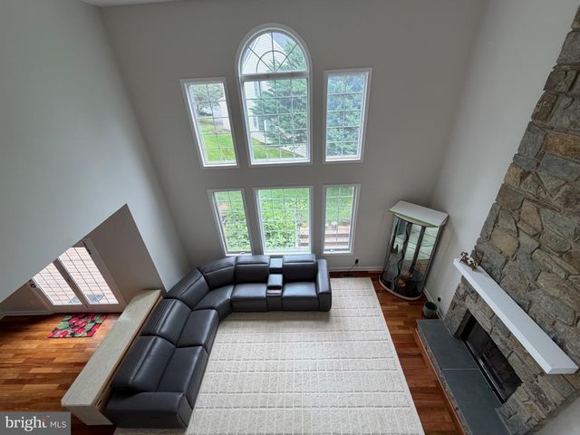 13353 HORSEPEN WOODS LN, Herndon, VA 20171