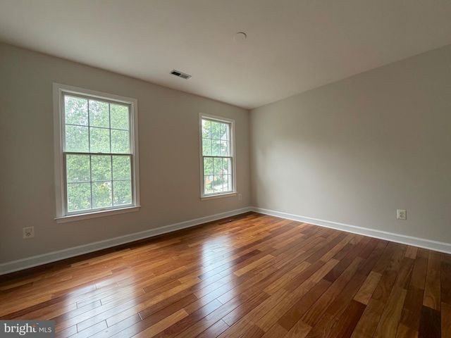 13353 HORSEPEN WOODS LN, Herndon, VA 20171