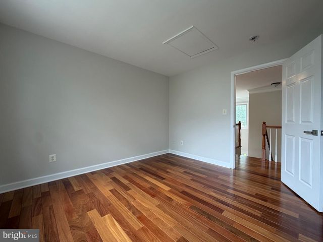 13353 HORSEPEN WOODS LN, Herndon, VA 20171
