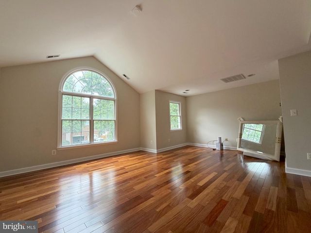 13353 HORSEPEN WOODS LN, Herndon, VA 20171