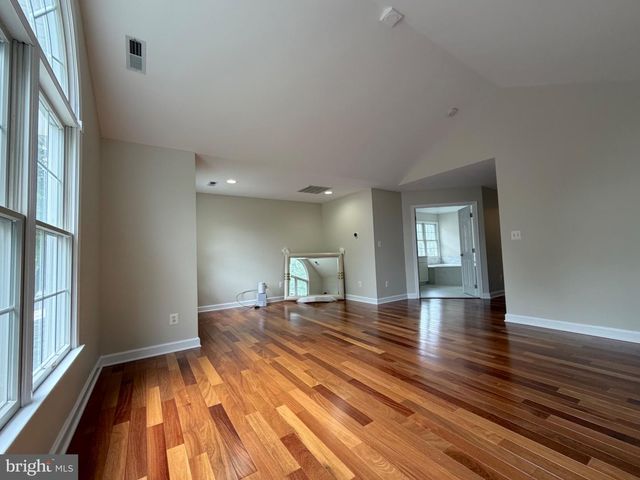13353 HORSEPEN WOODS LN, Herndon, VA 20171