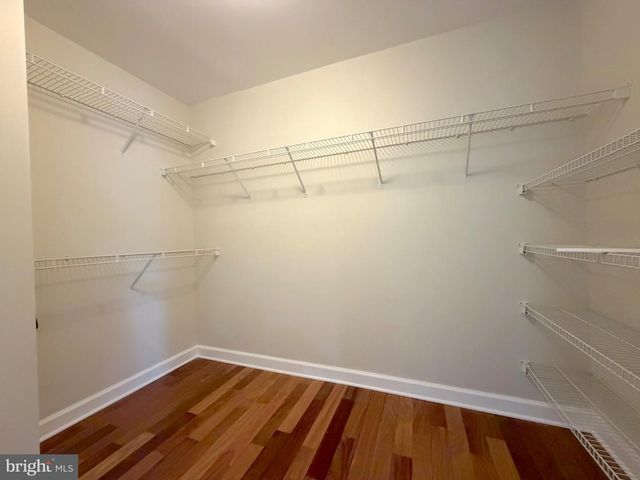 13353 HORSEPEN WOODS LN, Herndon, VA 20171