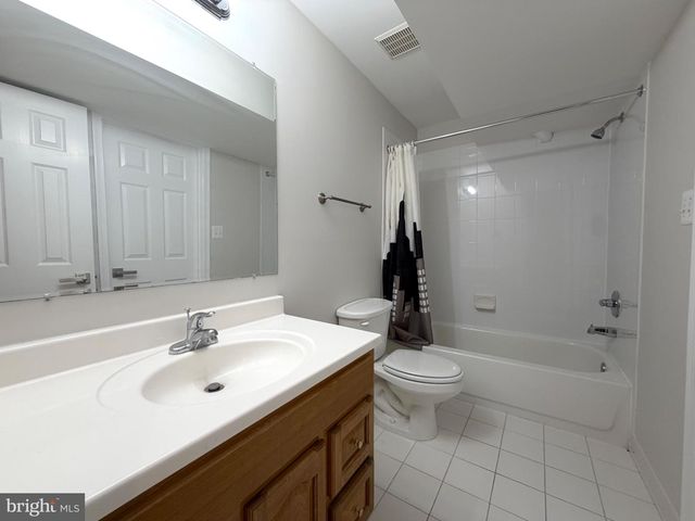 13353 HORSEPEN WOODS LN, Herndon, VA 20171