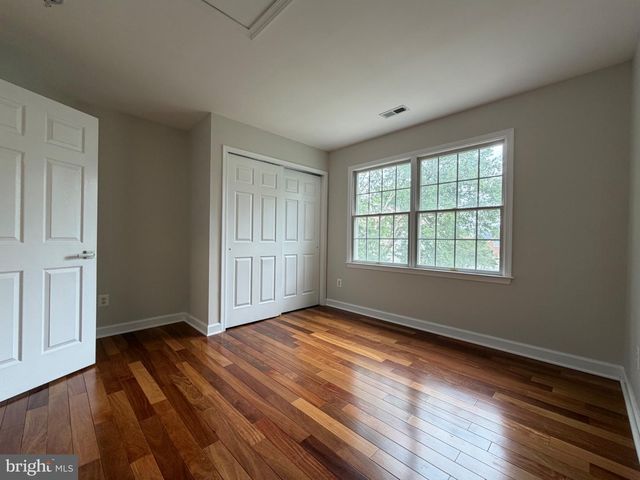 13353 HORSEPEN WOODS LN, Herndon, VA 20171