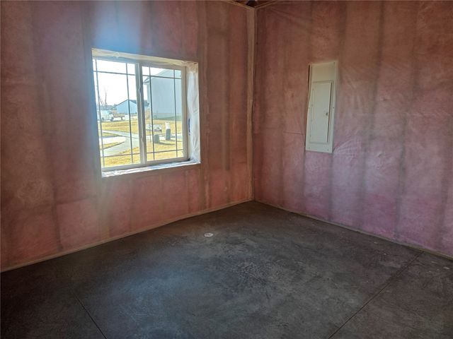 1812 Holly Meadow Avenue SW, Cedar Rapids, IA 52404