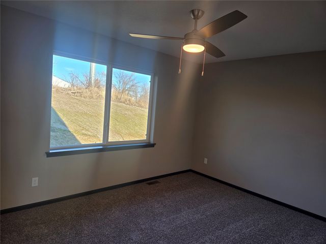 1812 Holly Meadow Avenue SW, Cedar Rapids, IA 52404