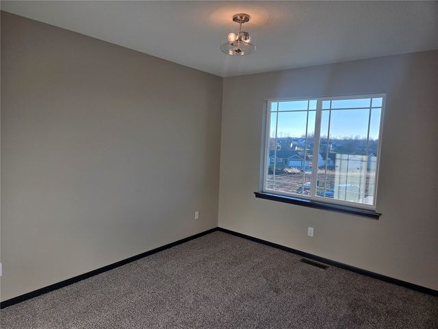 1812 Holly Meadow Avenue SW, Cedar Rapids, IA 52404