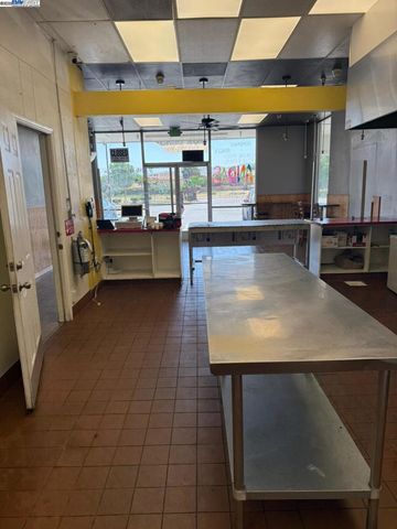 1080 Sycamore Dr, Antioch, CA 94509