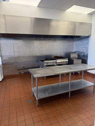 1080 Sycamore Dr, Antioch, CA 94509