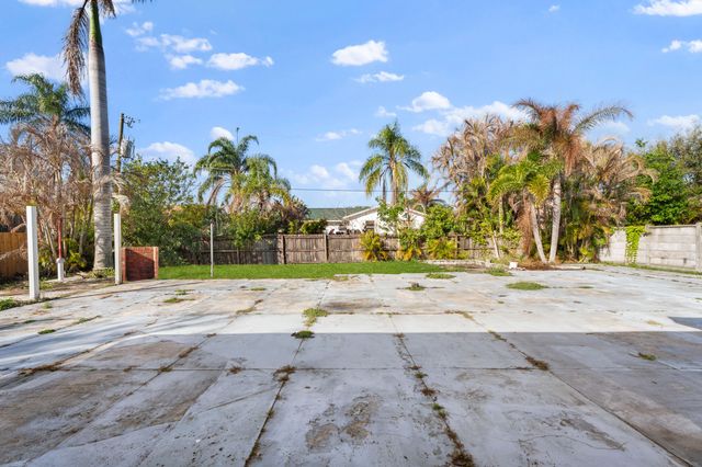 1672 SW Schleicher Lane, Port St. Lucie, Port St Lucie, FL 34984