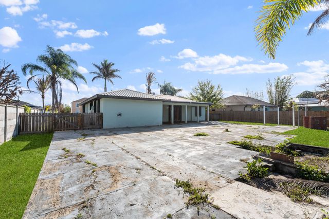 1672 SW Schleicher Lane, Port St. Lucie, Port St Lucie, FL 34984